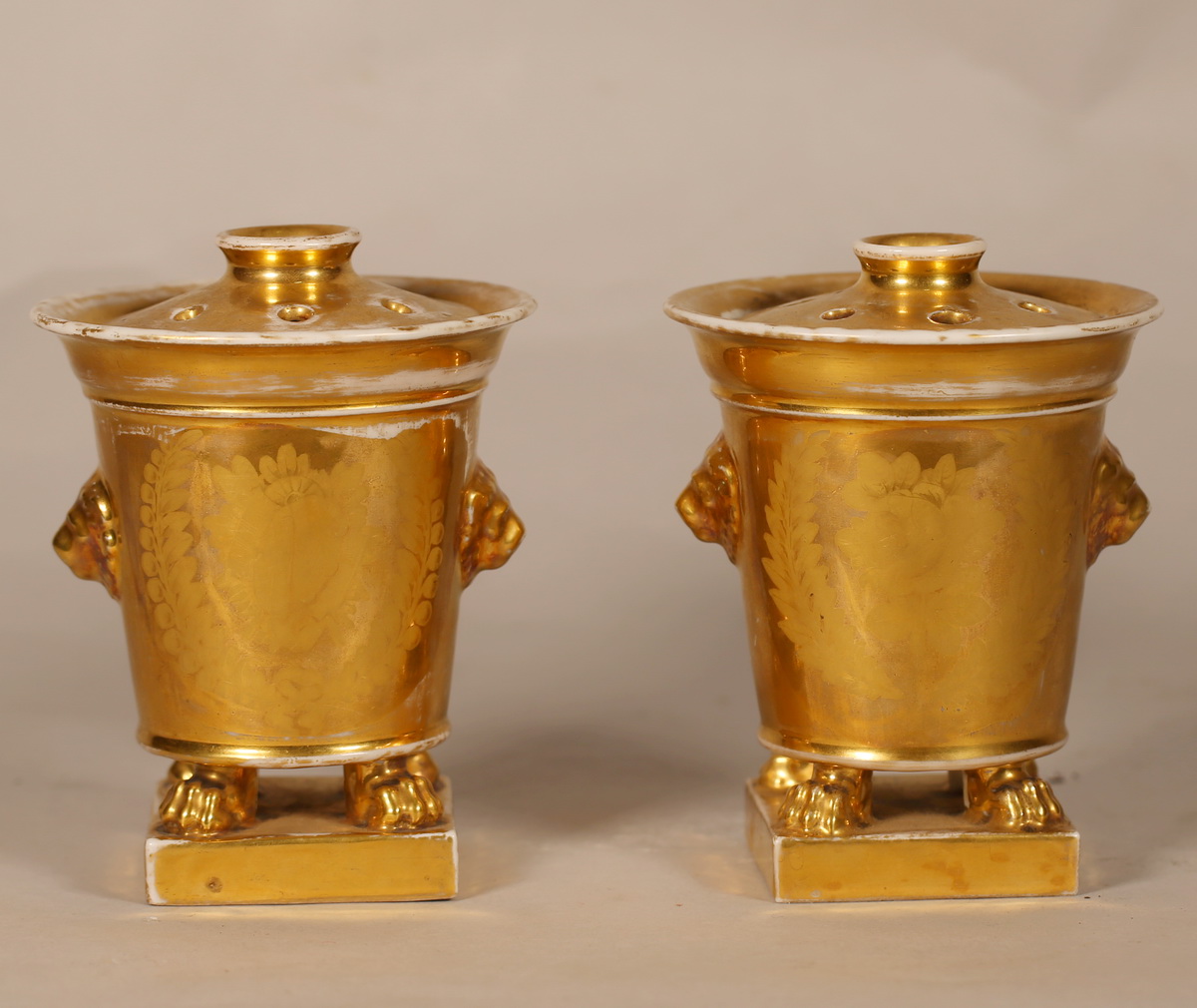 Paris vers 1820, paire de pot pourri.