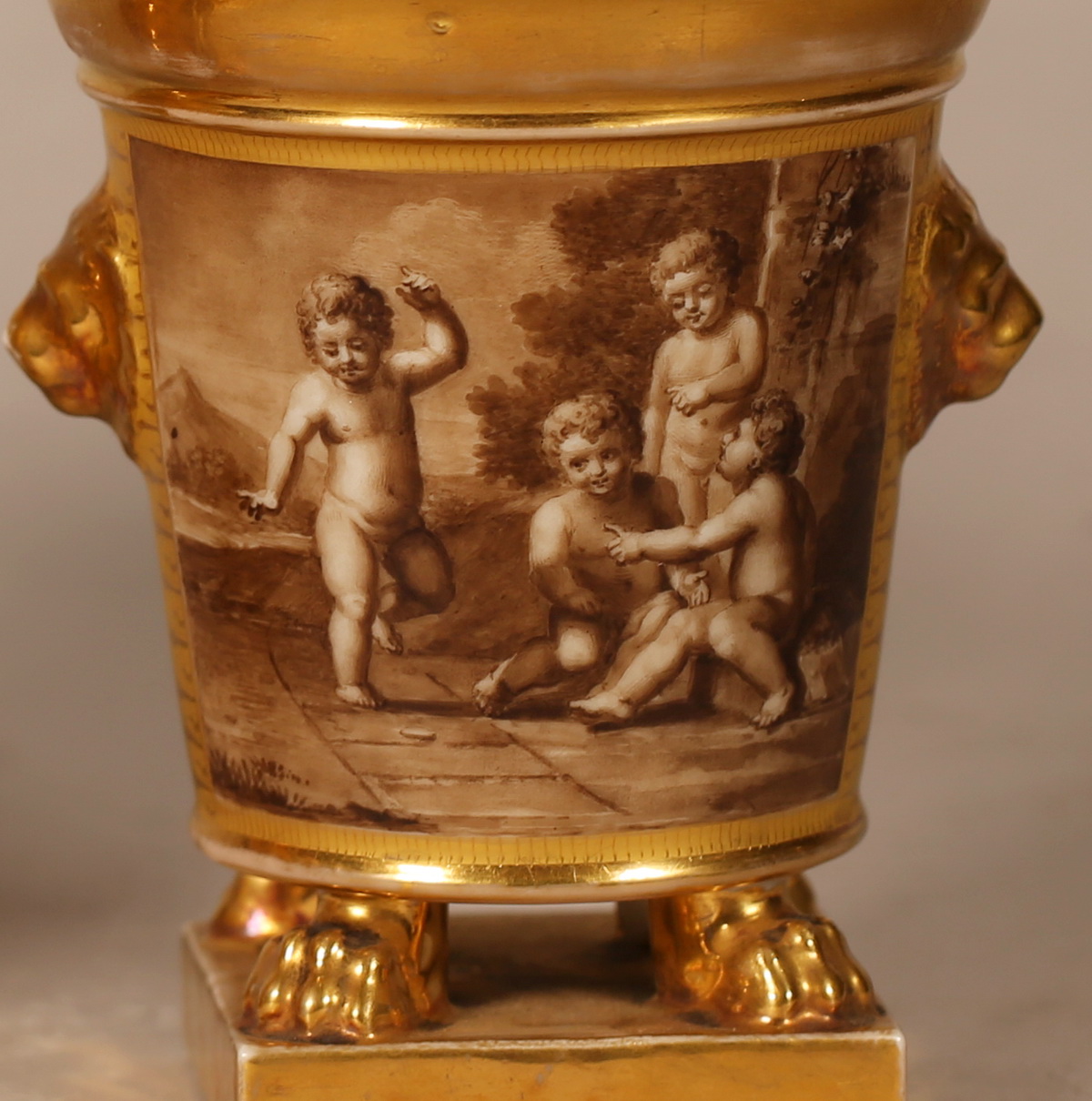 Paris vers 1820, paire de pot pourri.
