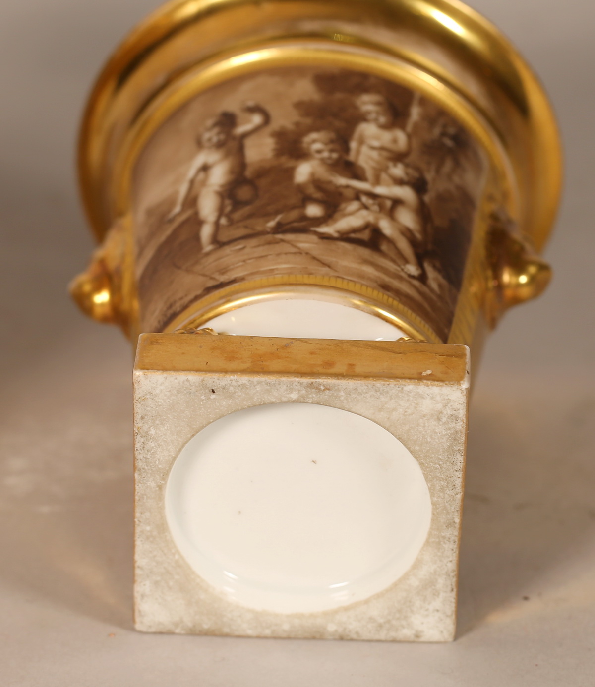 Paris vers 1820, paire de pot pourri.