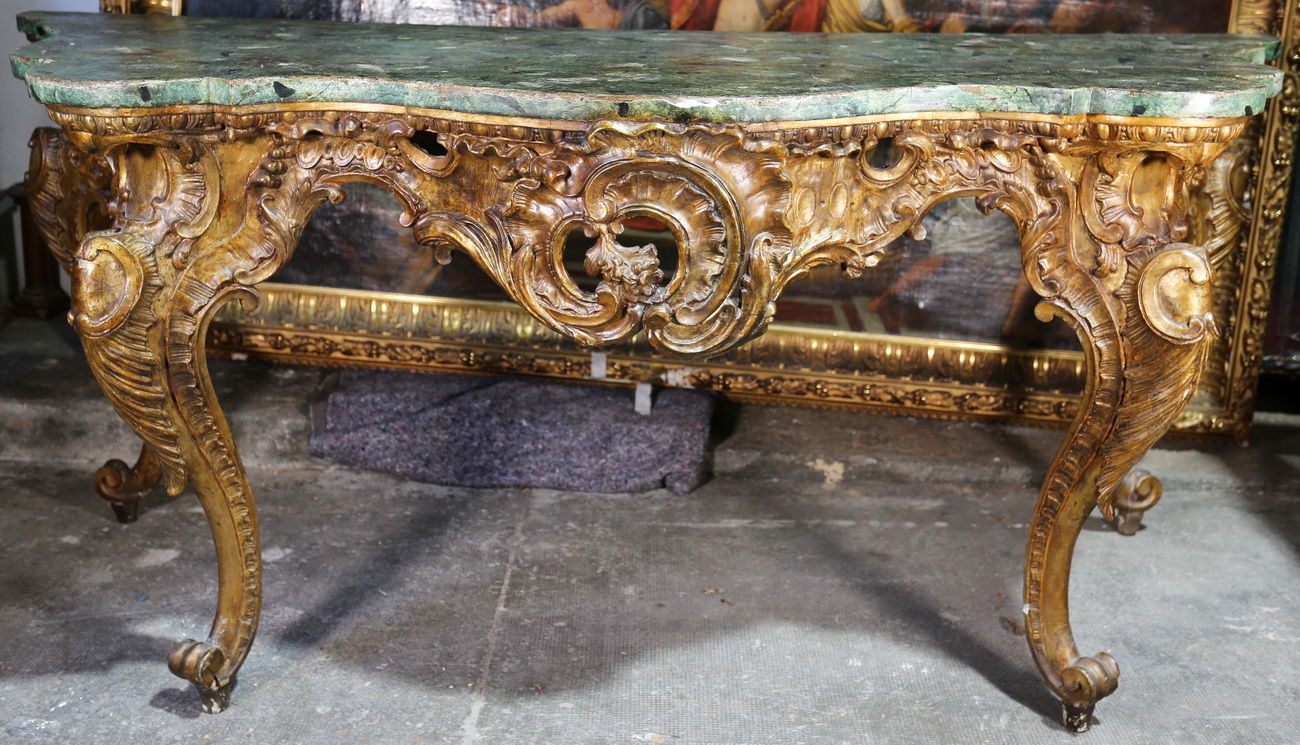 Italian console of the XVIII 