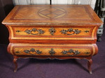 18th century Italy chest of drawers 
