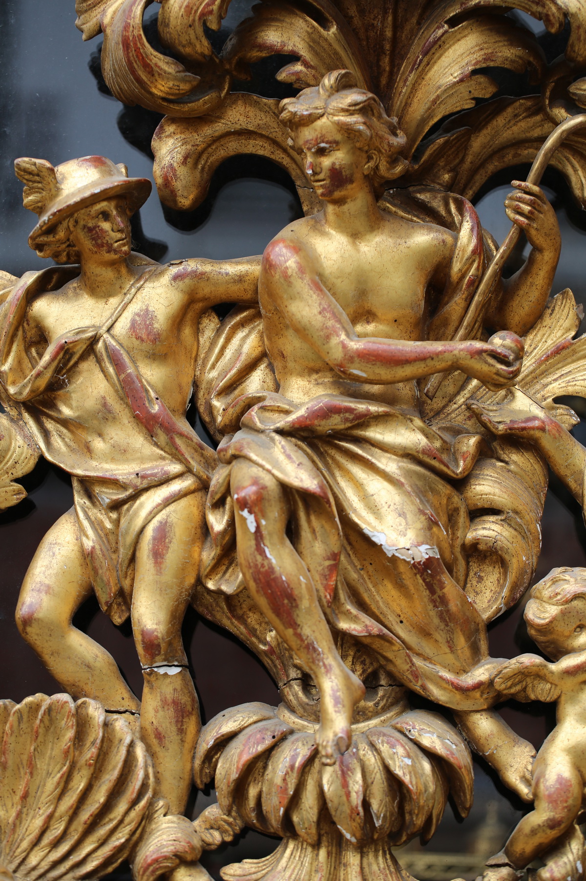 Important pediment mirror; Italy XVIII