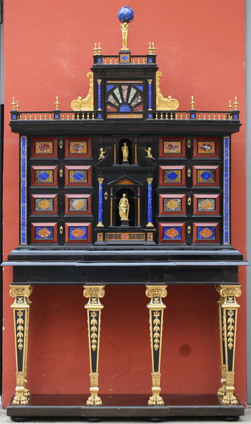 Cabinet Florence XVIIIème