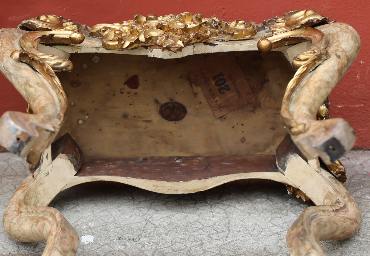 Paire de tables consoles style Louis XV
