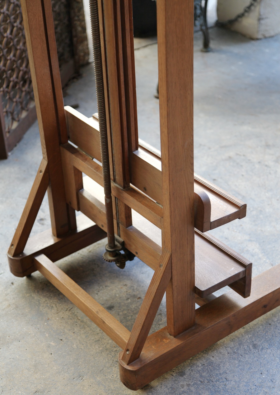Easel 20th
