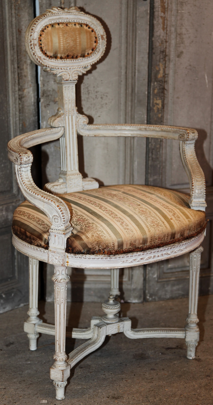 Armchair to powder circa 1880