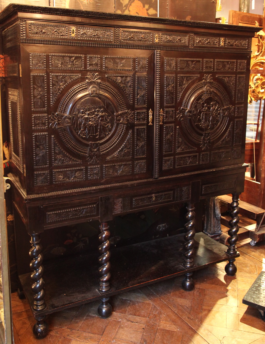 CABINET XVII