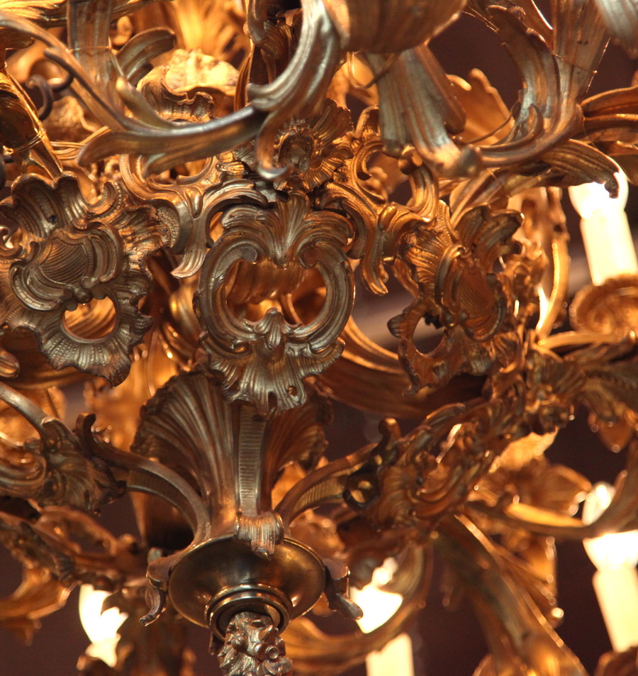 Lustre bronze doré style Louis XV