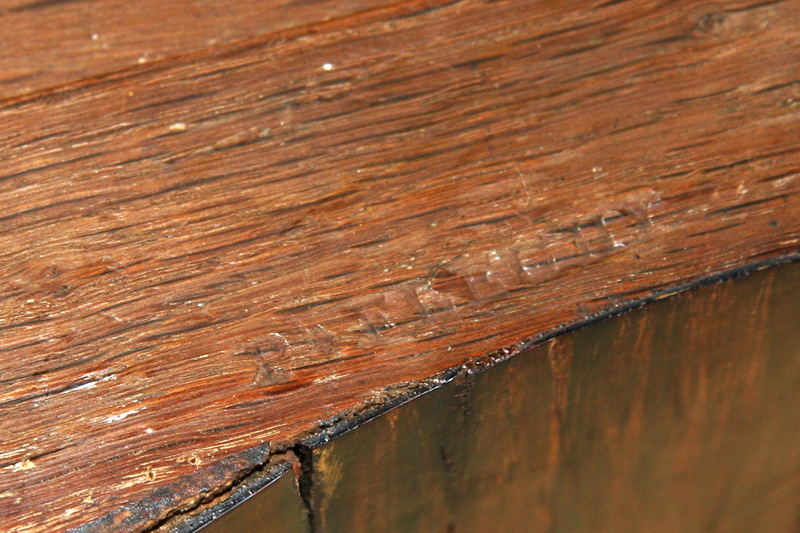 Wooden chest of drawers FLECHY 18th