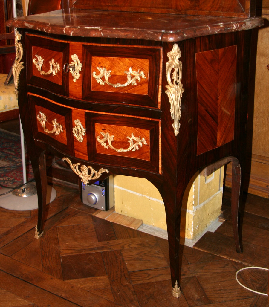 Wooden chest of drawers FLECHY 18th