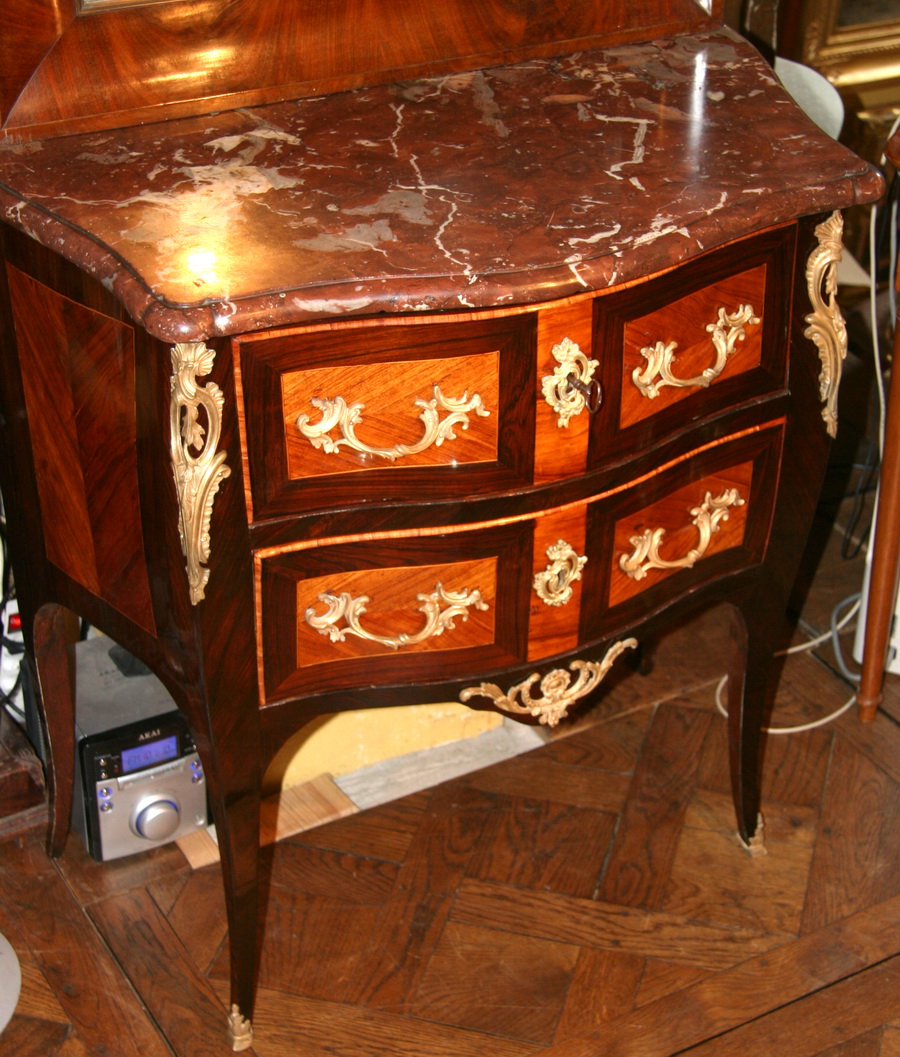 Wooden chest of drawers FLECHY 18th