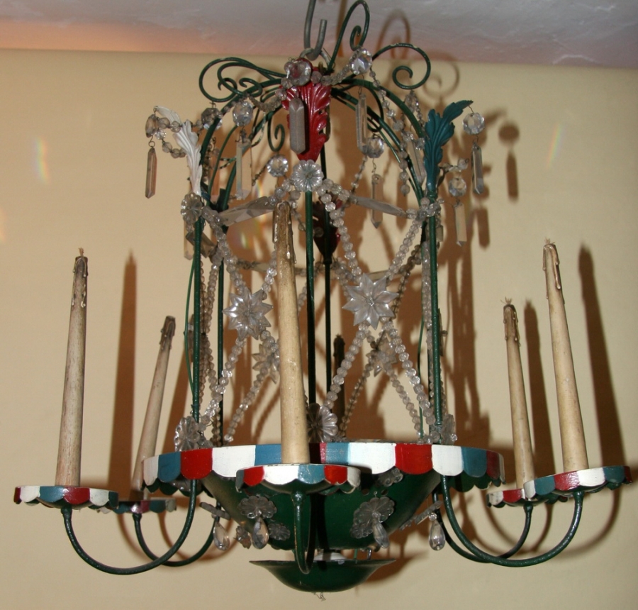 chandelier in painted tole 1940.
