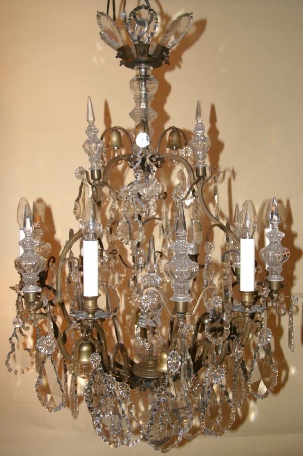 LUSTRE à Pampilles style Louis XV